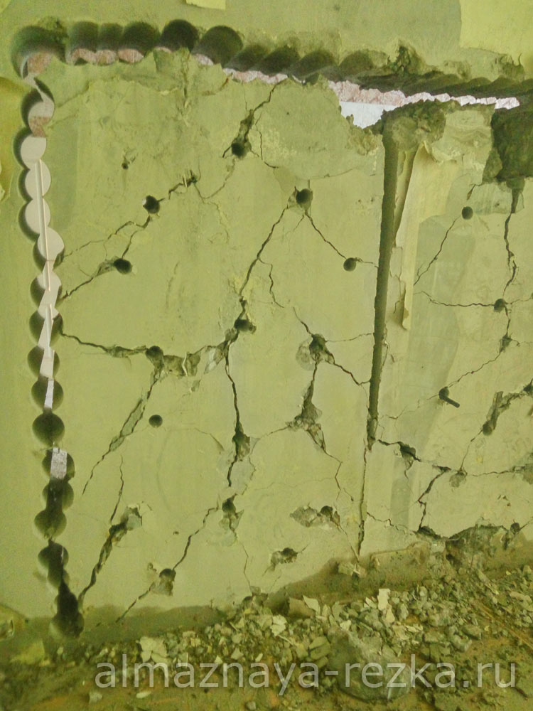Демонтаж стены гидроклином